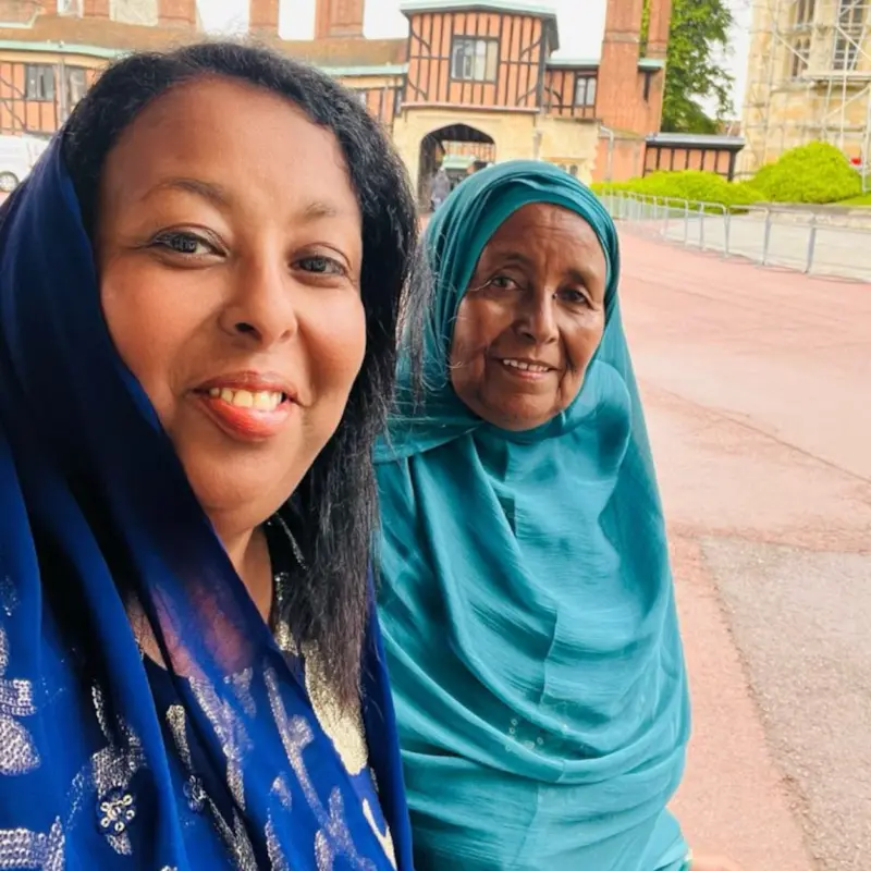 Yassamin pictured with her mother in London